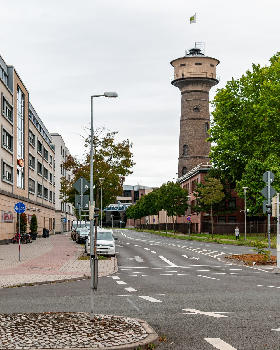 Lindenhof mit Blick auf den Lanz-Wasserturm in Mannheim